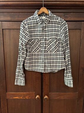 SO women’s cropped button down shirt